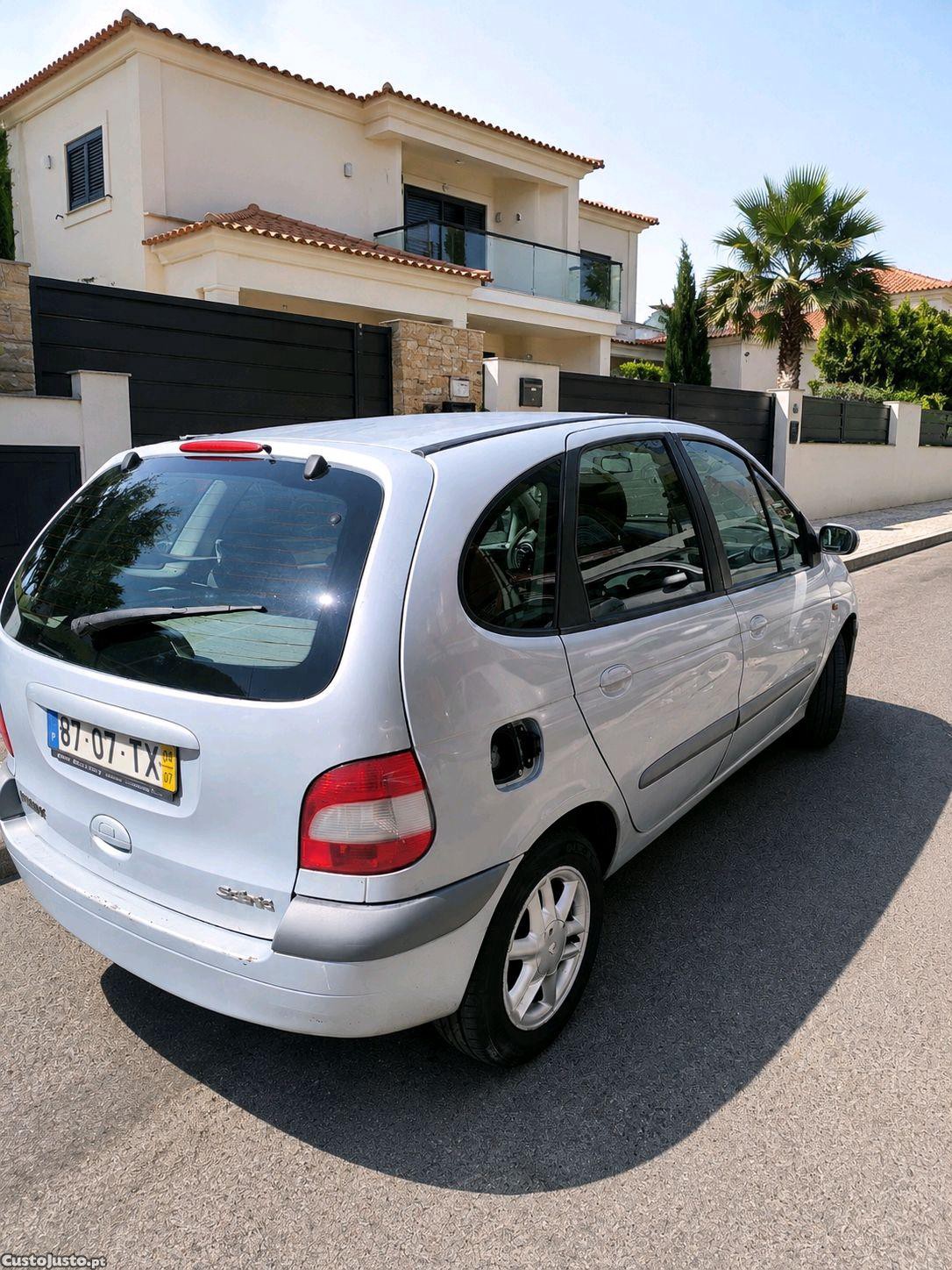 Renault Scénic 1.4 — fotografia 6