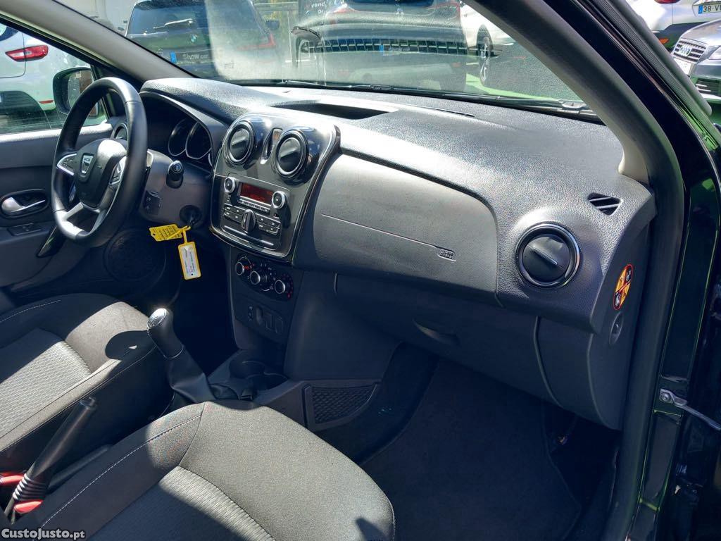 Dacia Sandero 1.0 SCe Comfort — fotografia 7