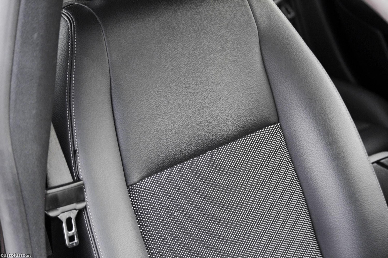 Mercedes-Benz CLA 180 d Style — fotografia 8