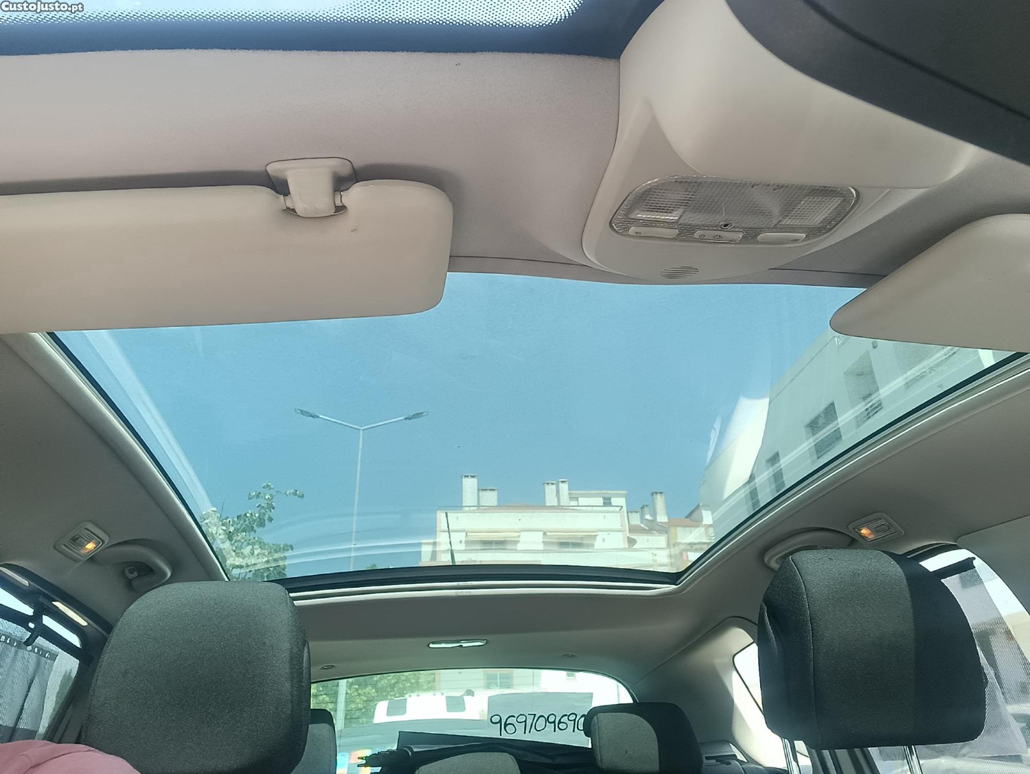 Peugeot 3008 HDI — fotografia 3