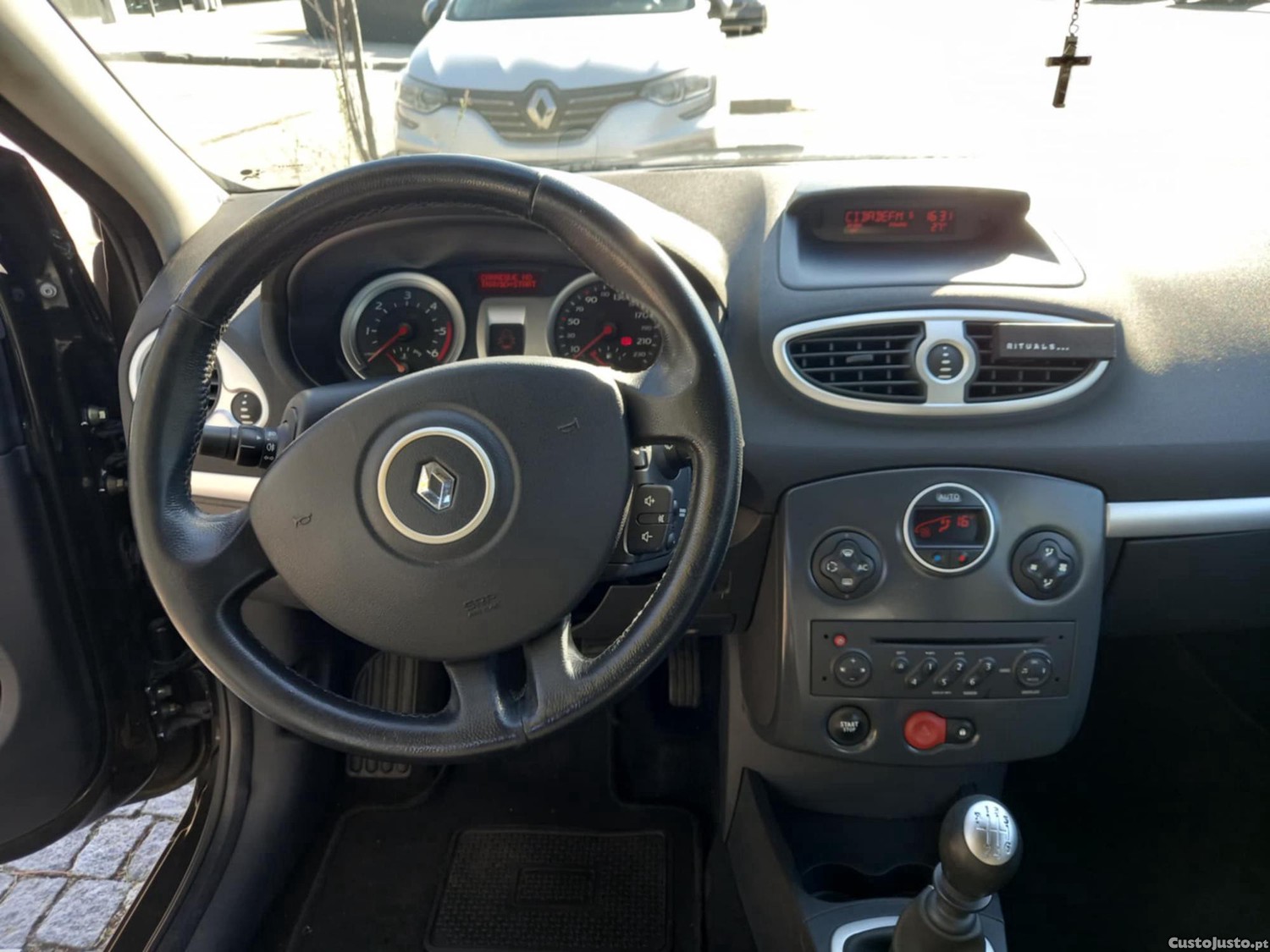 Renault Clio III 1.5 dCi 78KW 106cv Hatchback — fotografia 3