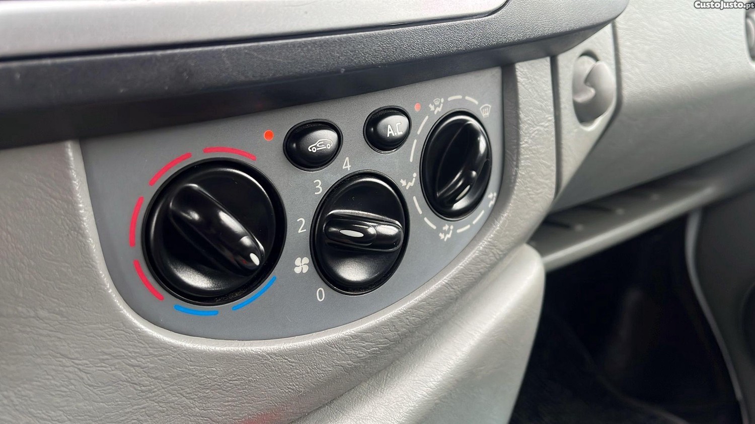 Renault Trafic 2.0 dCi L2H2 1.2T115 — fotografia 3