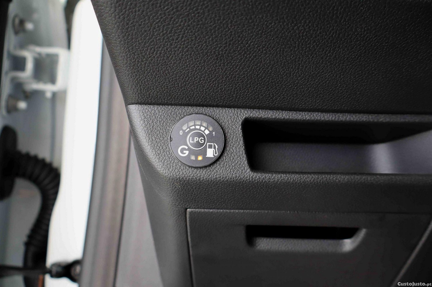 Mitsubishi Colt 1.0 MPI-T Kaiteki Bi-Fuel — fotografia 4