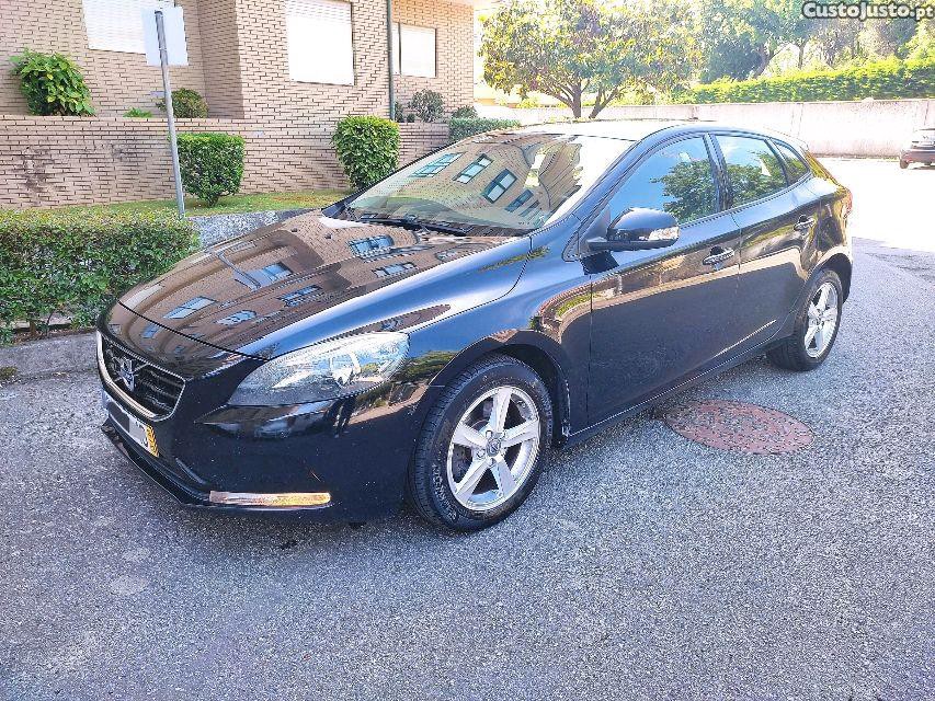 Volvo V40 2.0d 120cv Momentum — fotografia 11