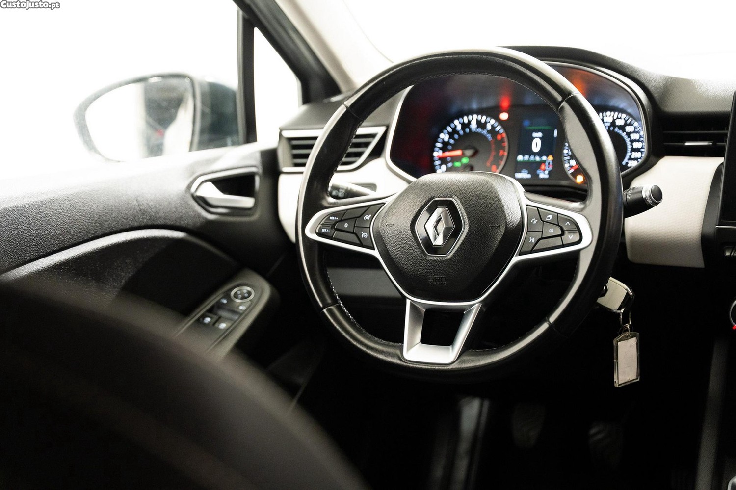 Renault Clio 1.0 TCe Techno — fotografia 14