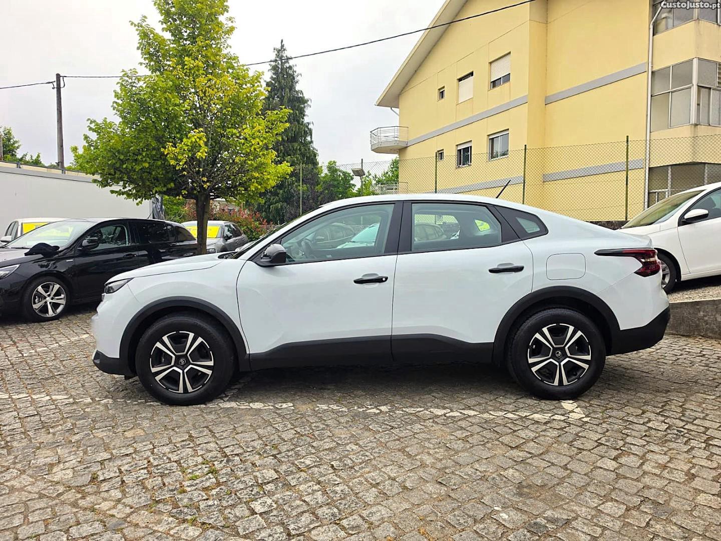 Citroën C4 X 1.2 Hybrid Max e-DSC6 — fotografia 17