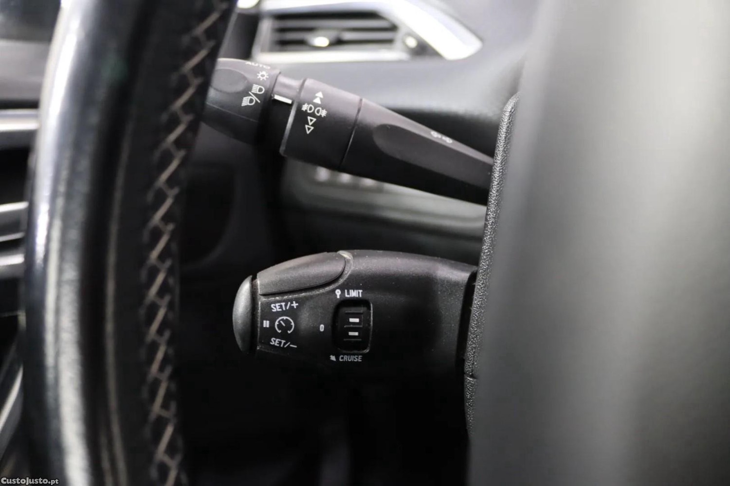Peugeot 2008 PureTech 110 GPF Stop&Start EAT6 Allure — fotografia 5