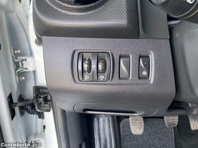 Renault Clio TCe 90 Dynamique — fotografia 15