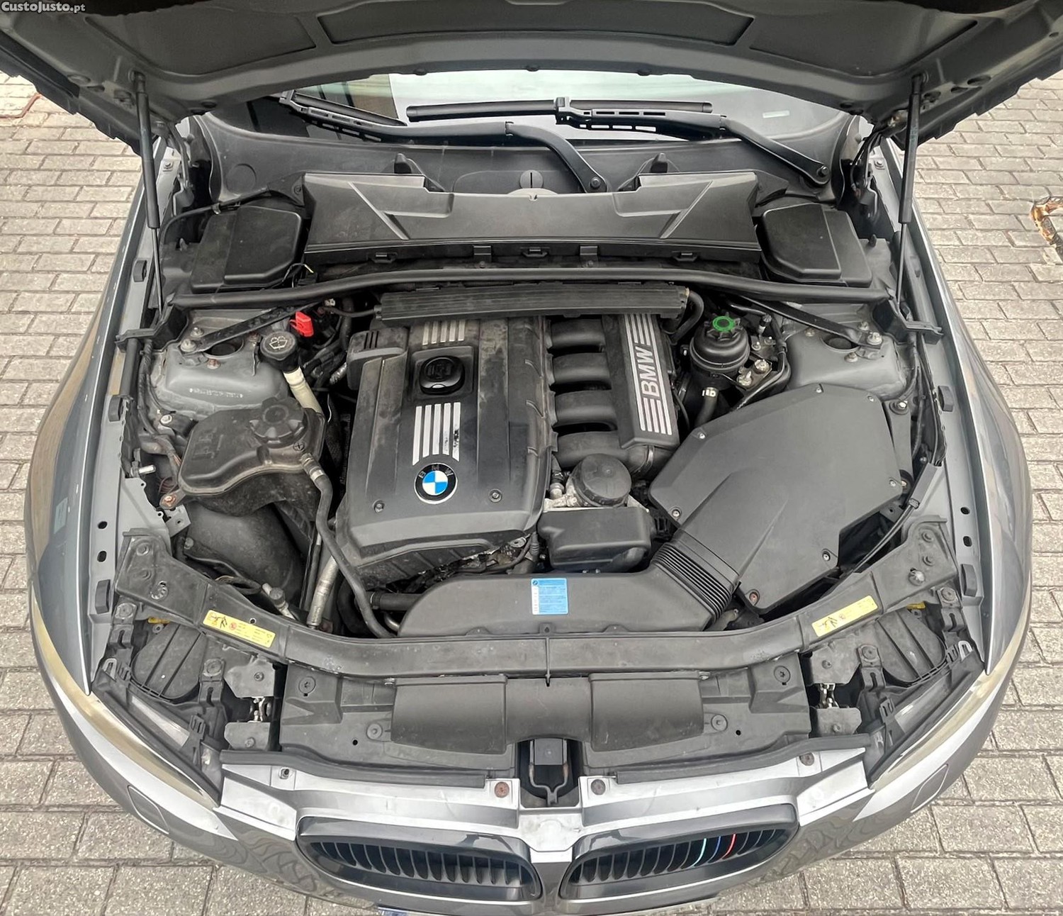 BMW 330 i — fotografia 15
