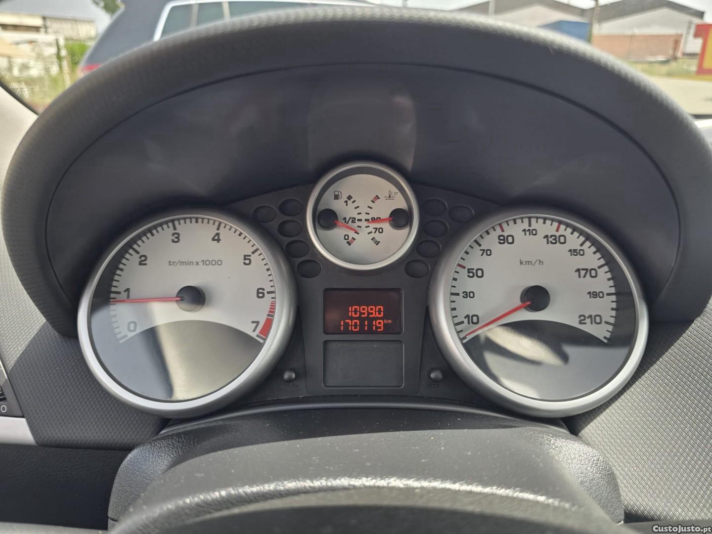 Peugeot 207 1.4 16V Trendy — fotografia 7
