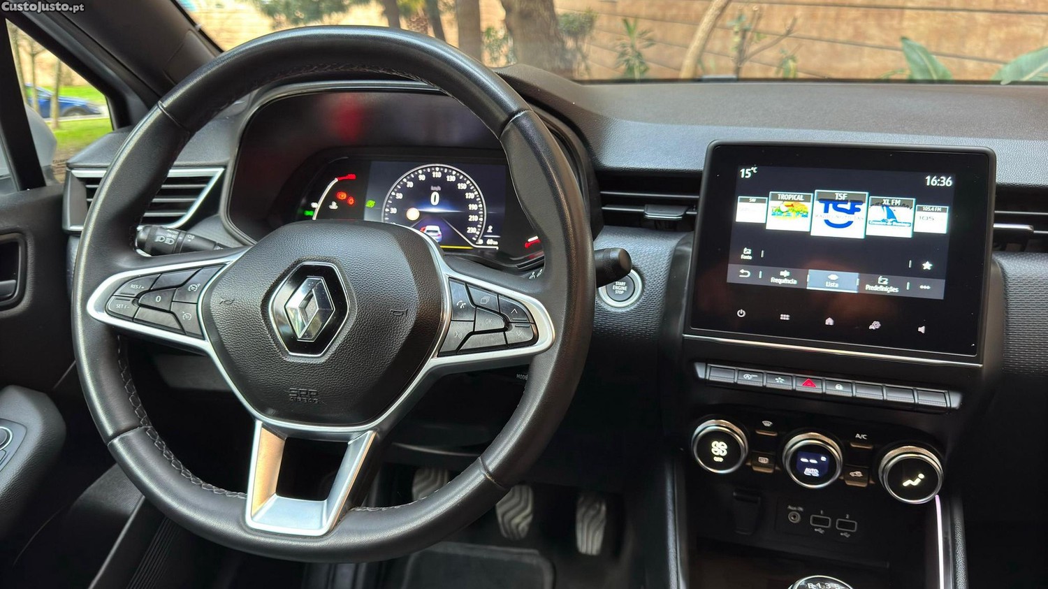 Renault Clio 1.5 Blue dCi Limited — fotografia 3