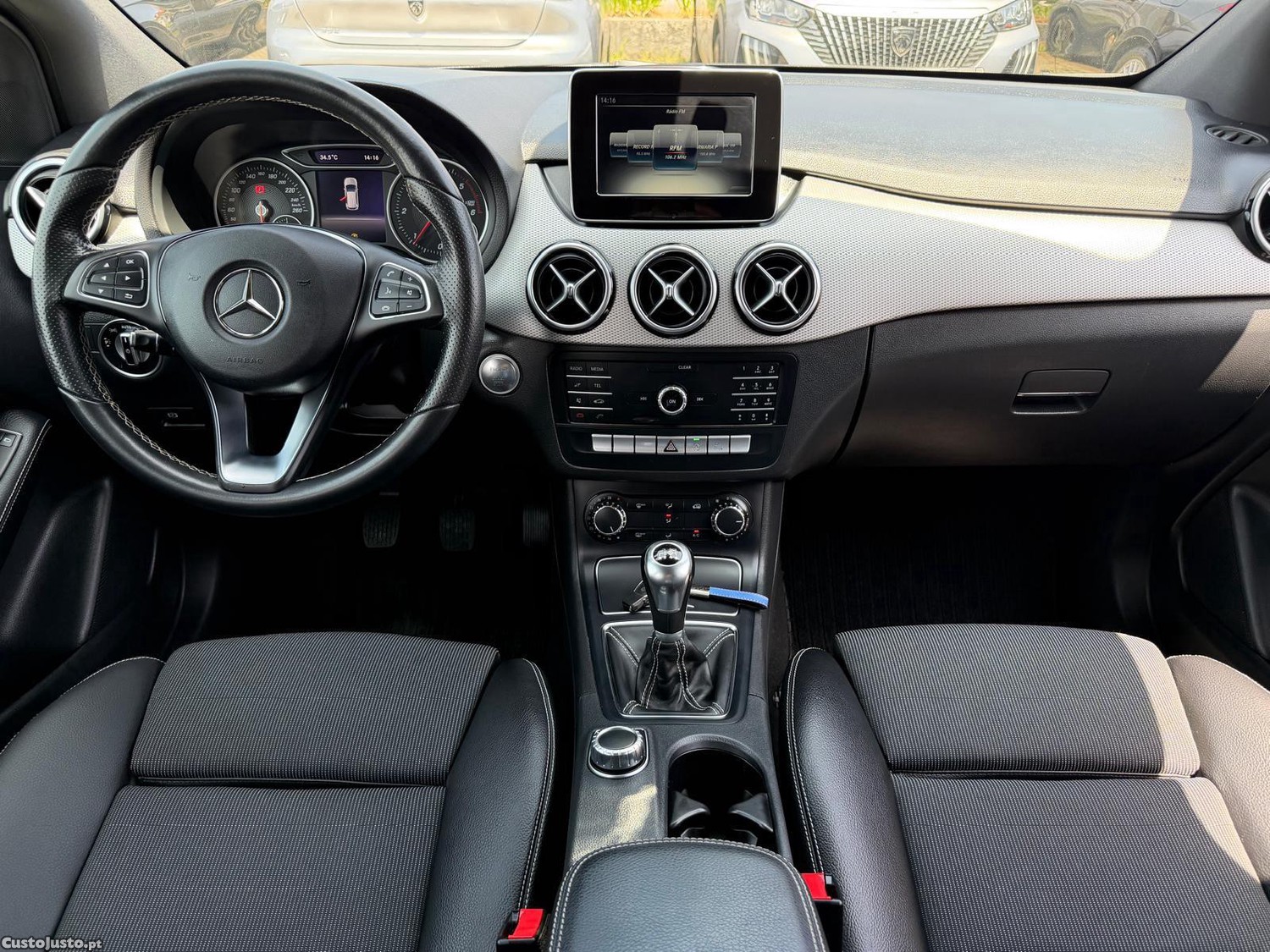 Mercedes-Benz B 180 d Urban — fotografia 16