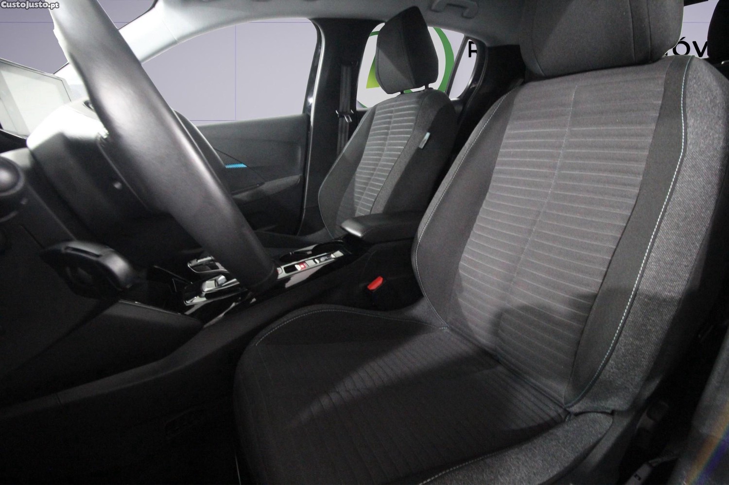 Peugeot 208 50 kWh Active — fotografia 9