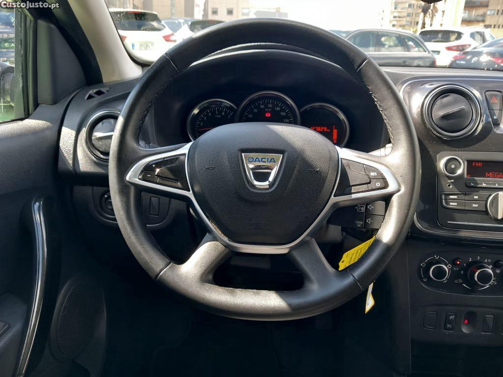 Dacia Sandero 1.0 SCe Comfort — fotografia 3