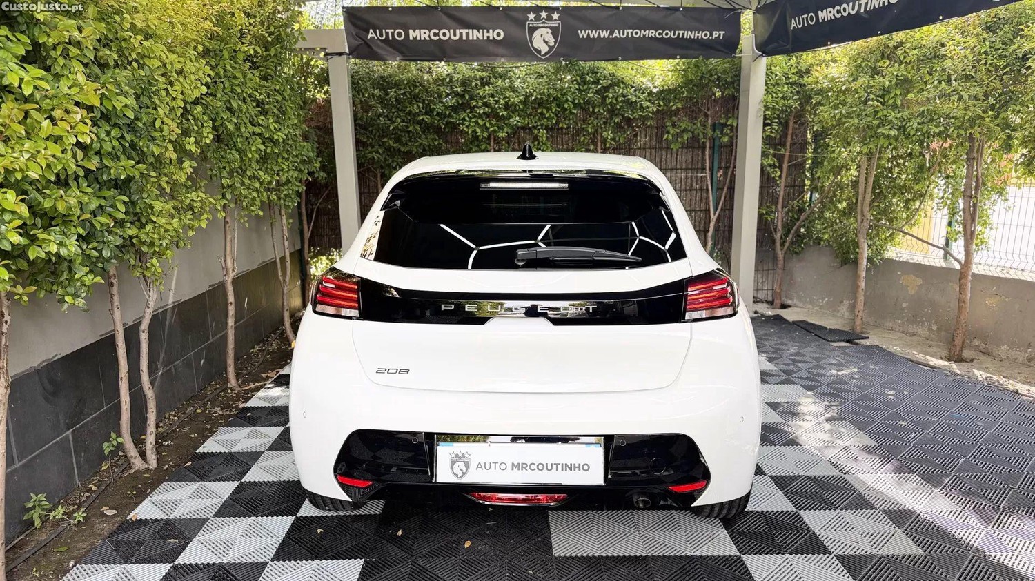 Peugeot 208 Puretech 100 allure — fotografia 11