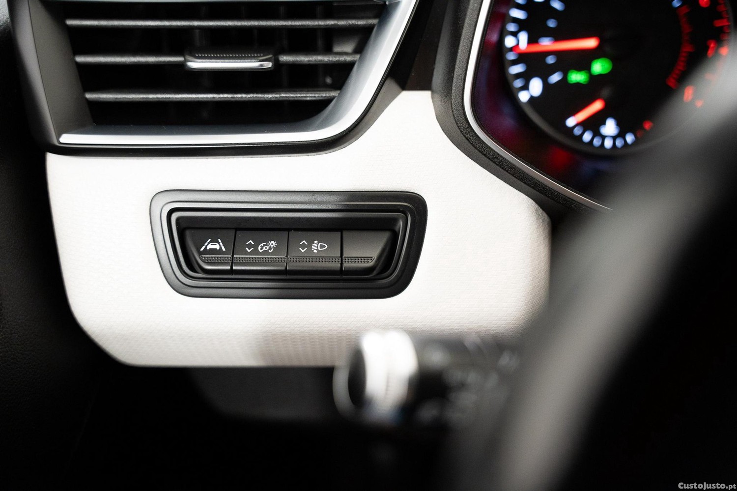 Renault Clio 1.0 TCe Techno — fotografia 13