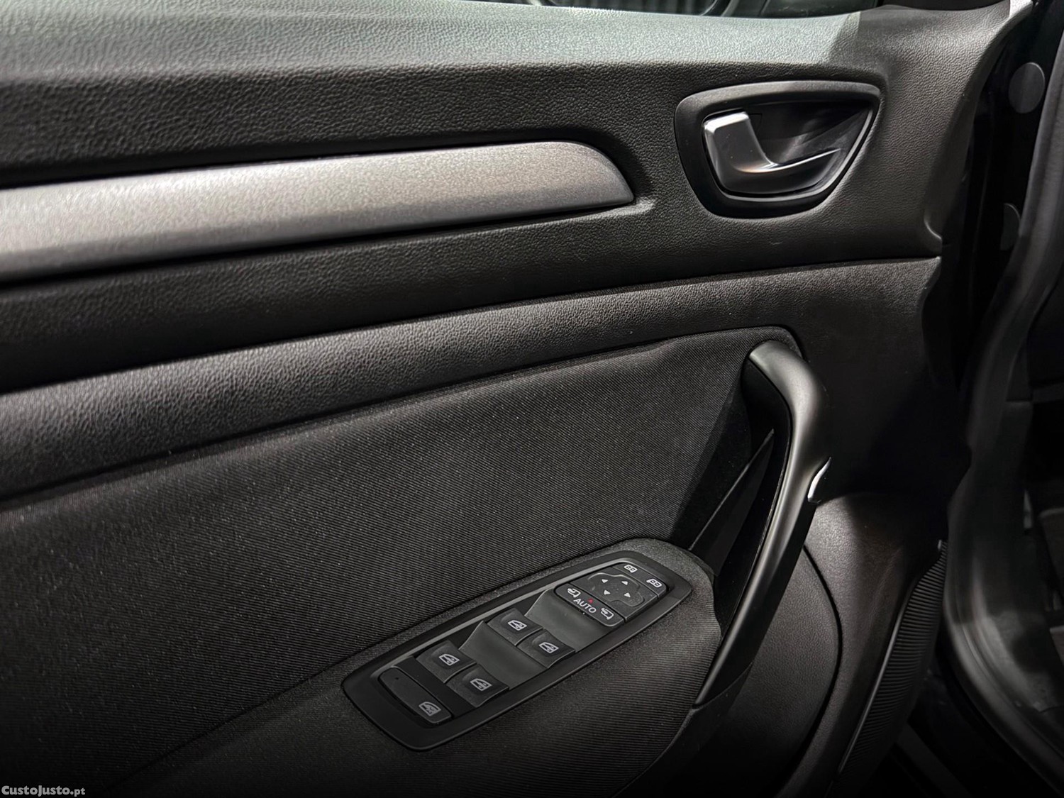 Renault Mégane 1.5 Blue dCi Intens — fotografia 12