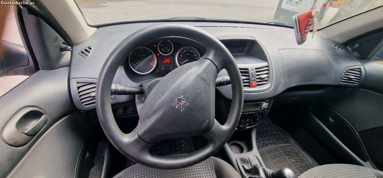 Peugeot 206 1.4 HDI — fotografia 2