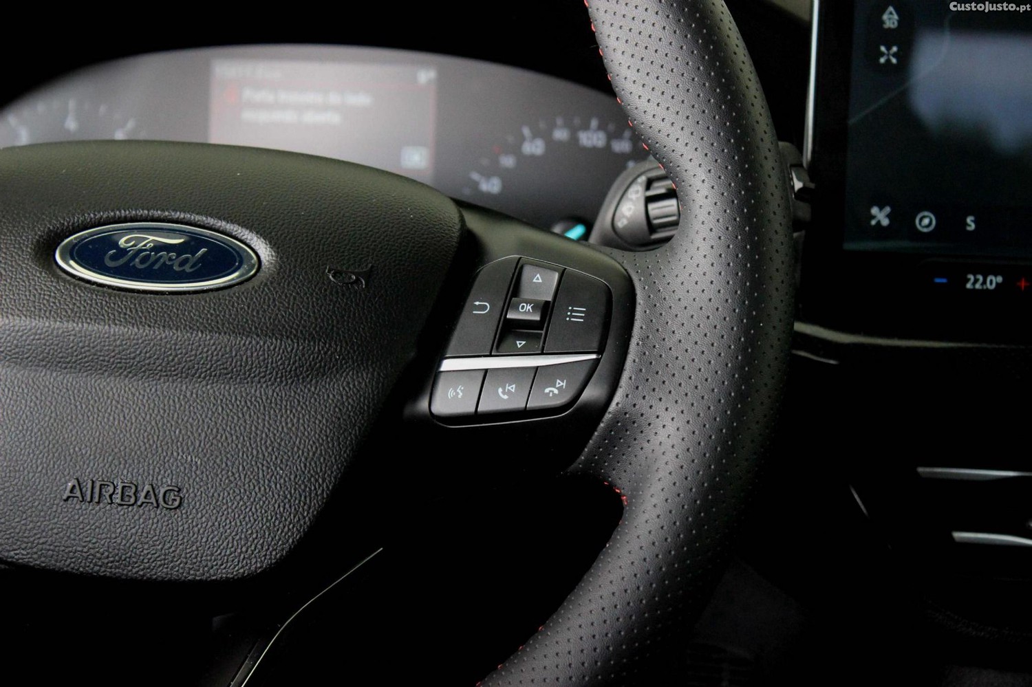 Ford Focus 1.0 EcoBoost MHEV ST-Line — fotografia 15