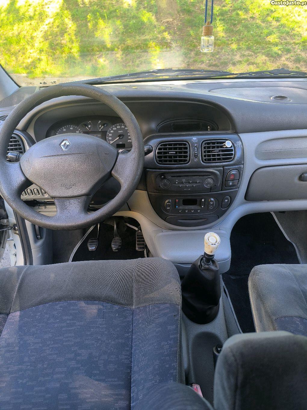Renault Scénic 1.4 — fotografia 4