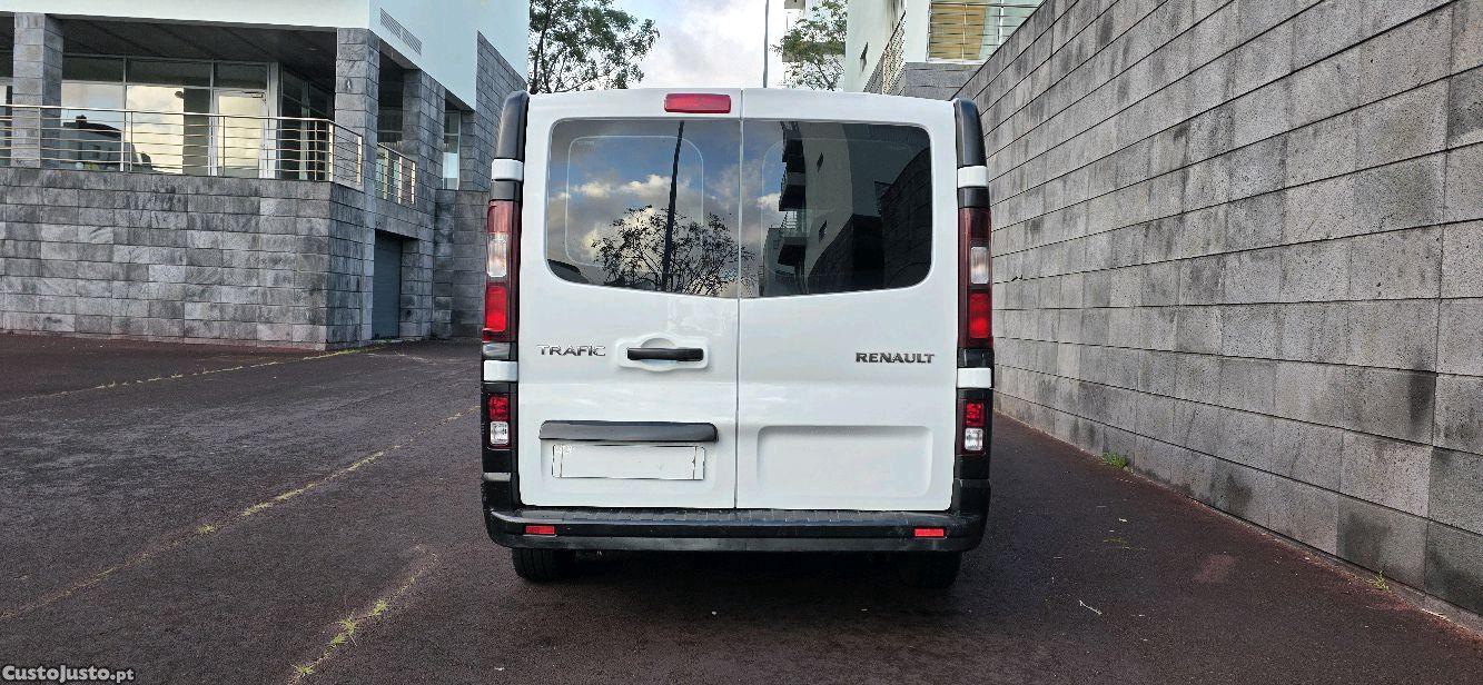 Renault Trafic DCi top 9 Lugares IVA incluído - 17 — photo 5