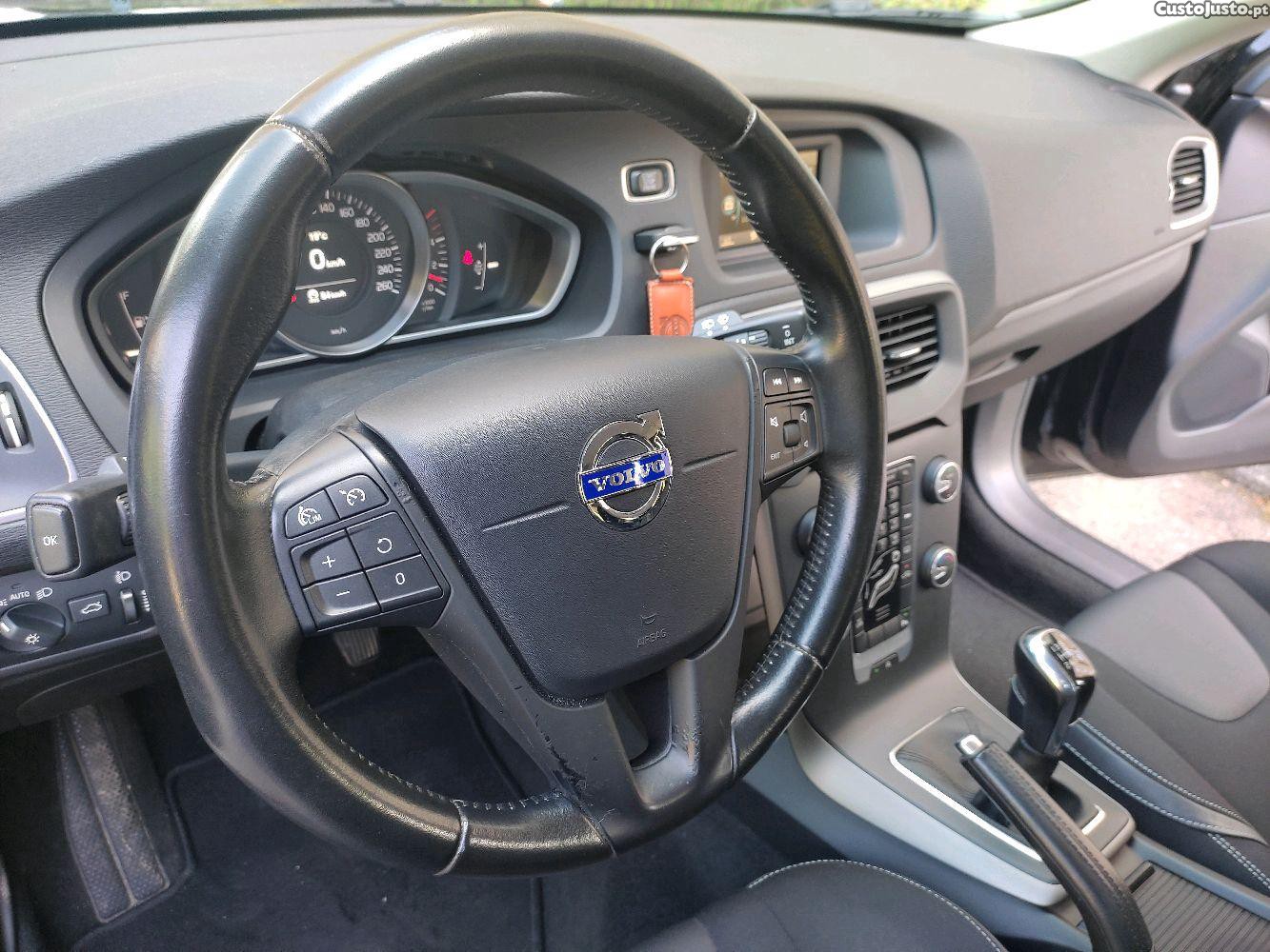 Volvo V40 2.0d 120cv Momentum — fotografia 5