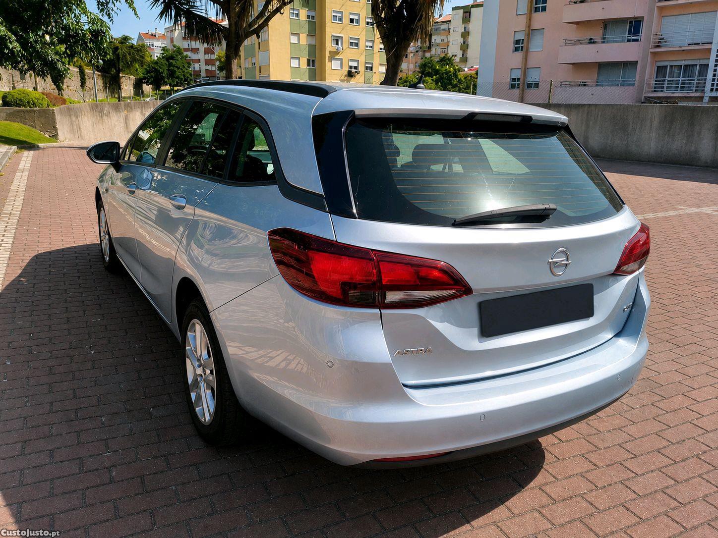 Opel Astra Sport Tourer 1.6Cdti — fotografia 4