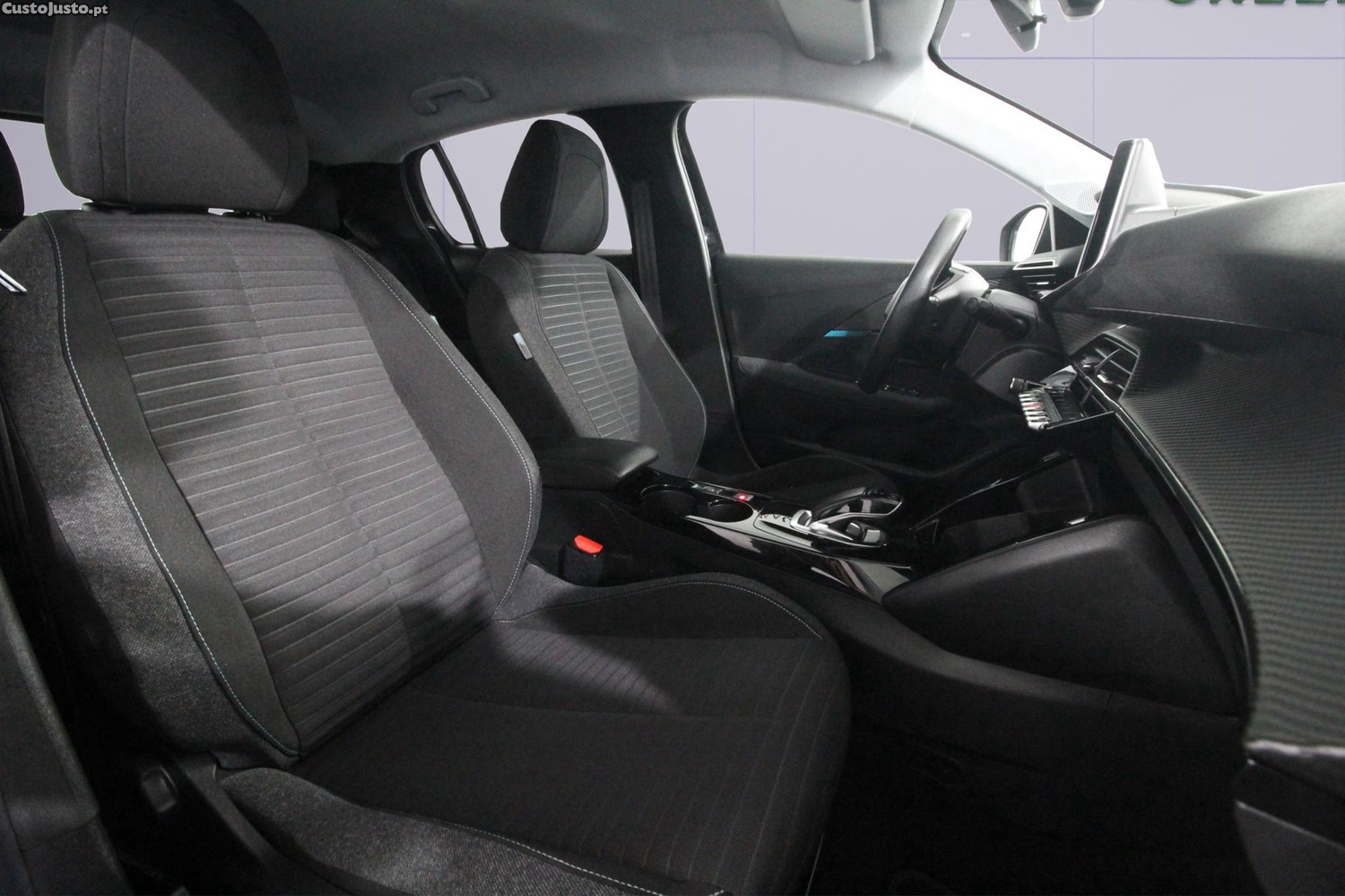 Peugeot 208 50 kWh Active — fotografia 3