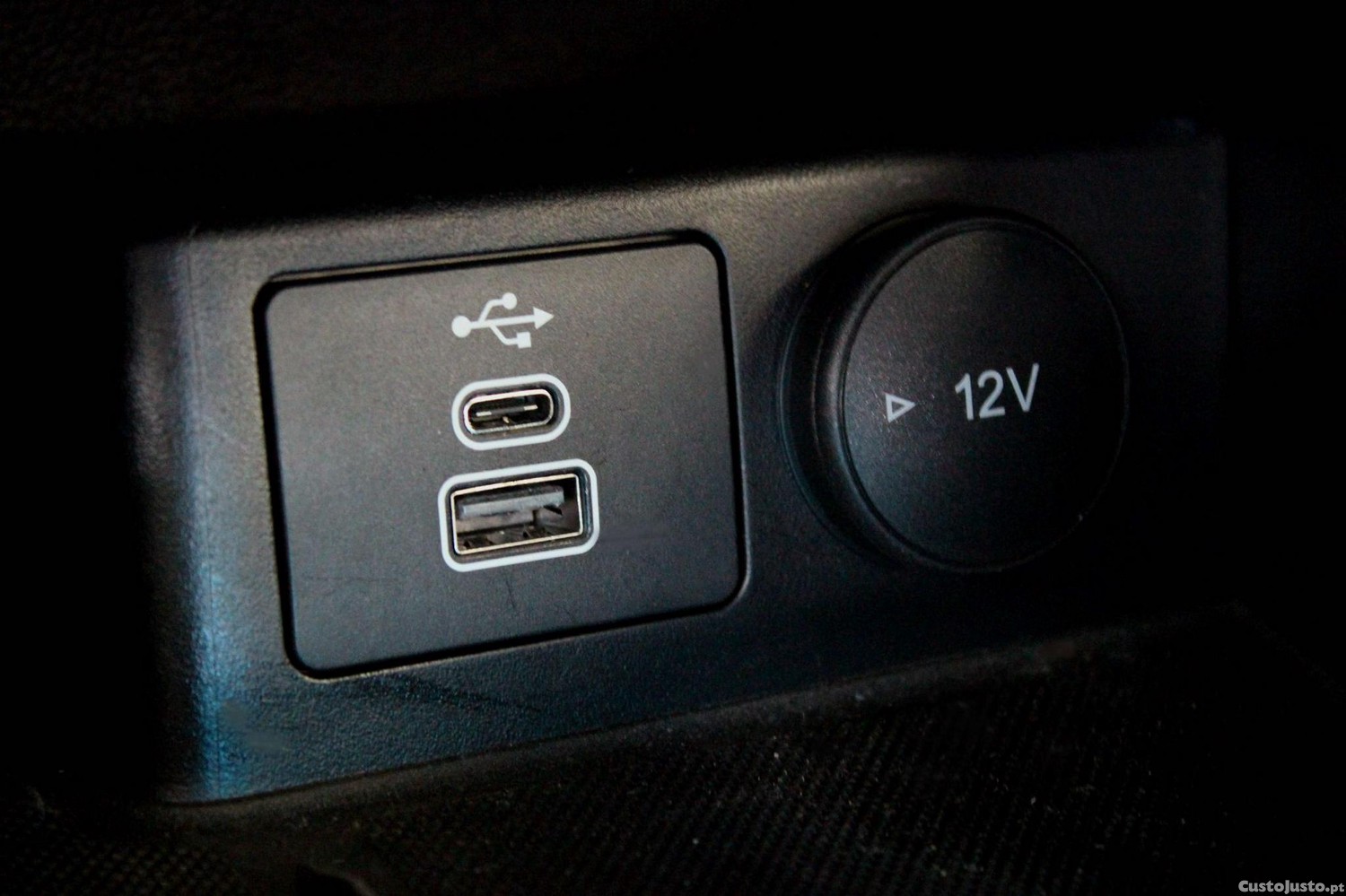Ford Focus 1.0 EcoBoost MHEV ST-Line — fotografia 2