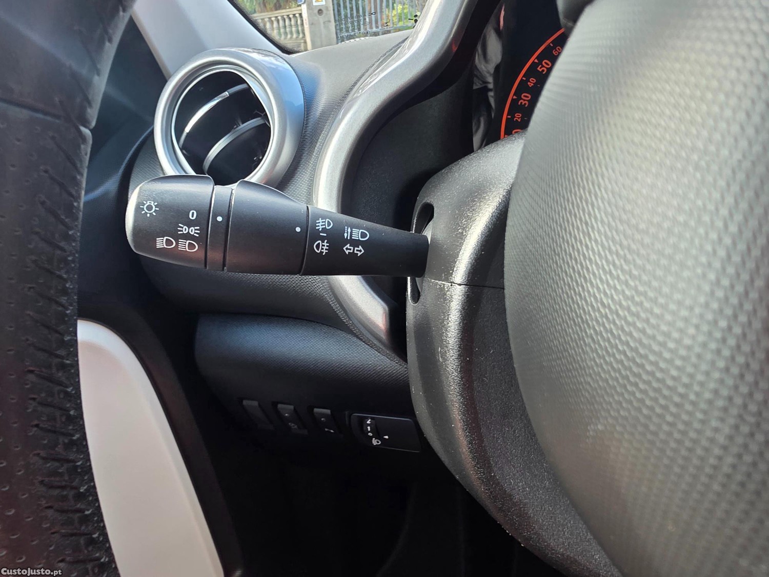 Renault Twingo 1.0 SCe 71cv — fotografia 4