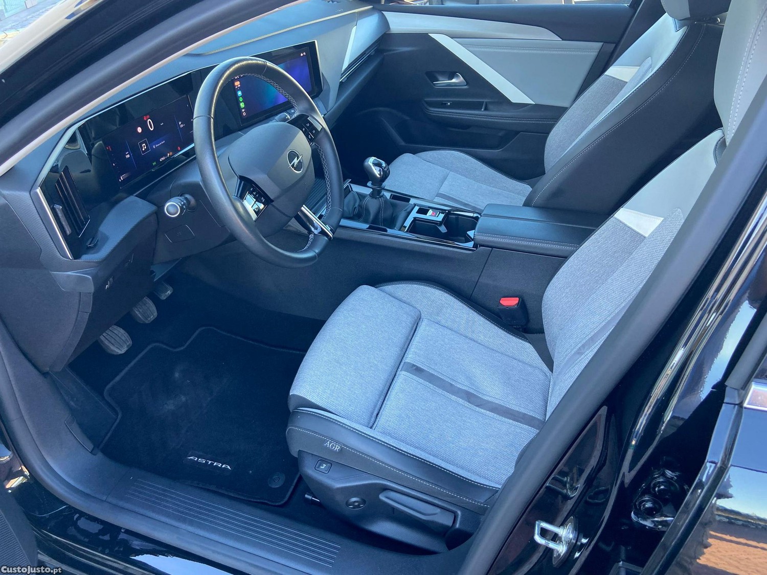 Opel Astra 1.2 T Elegance — fotografia 5