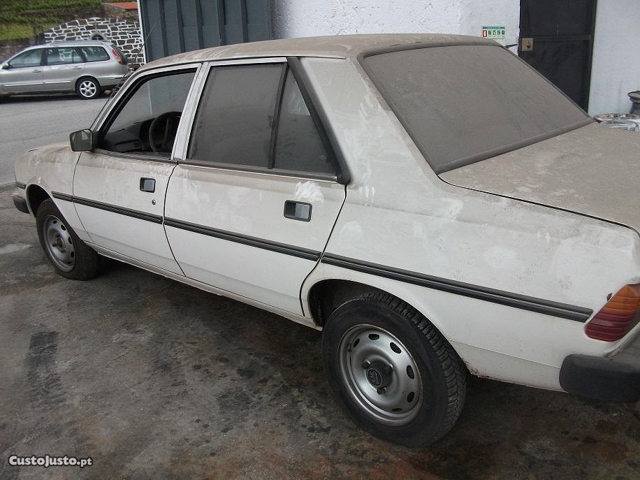Peugeot 305 1.3 — fotografia 2