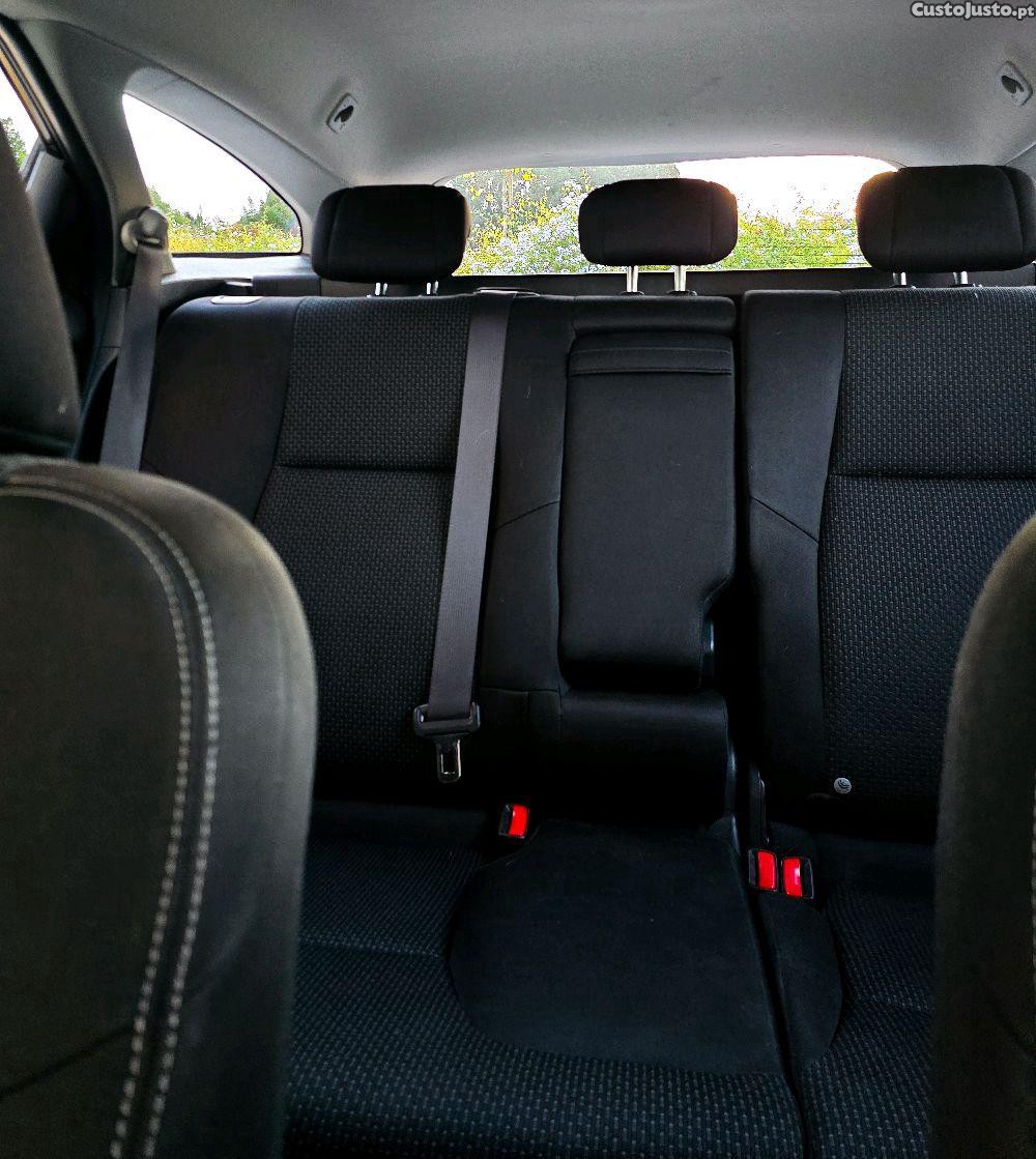 Honda Civic Tourer 1.6 I-DTEC — fotografia 2