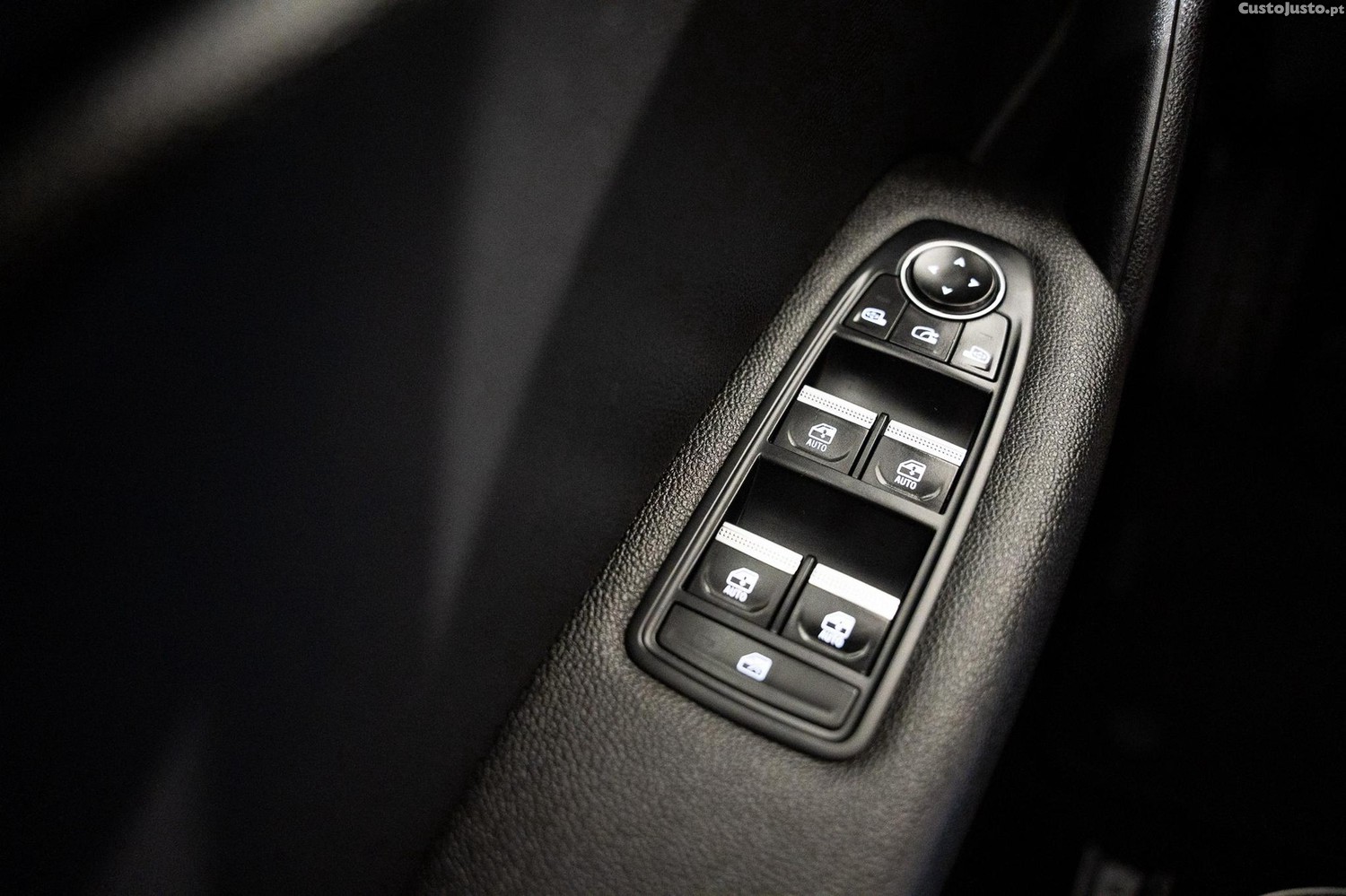 Renault Captur 1.0 TCe Exclusive — fotografia 4