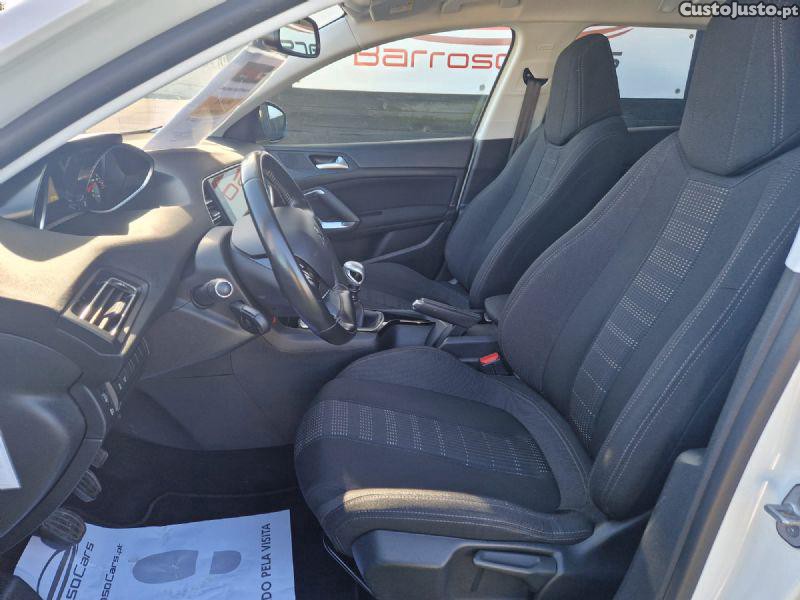 Peugeot 308 1.6 BLUE HDI ACTIVE — fotografia 3