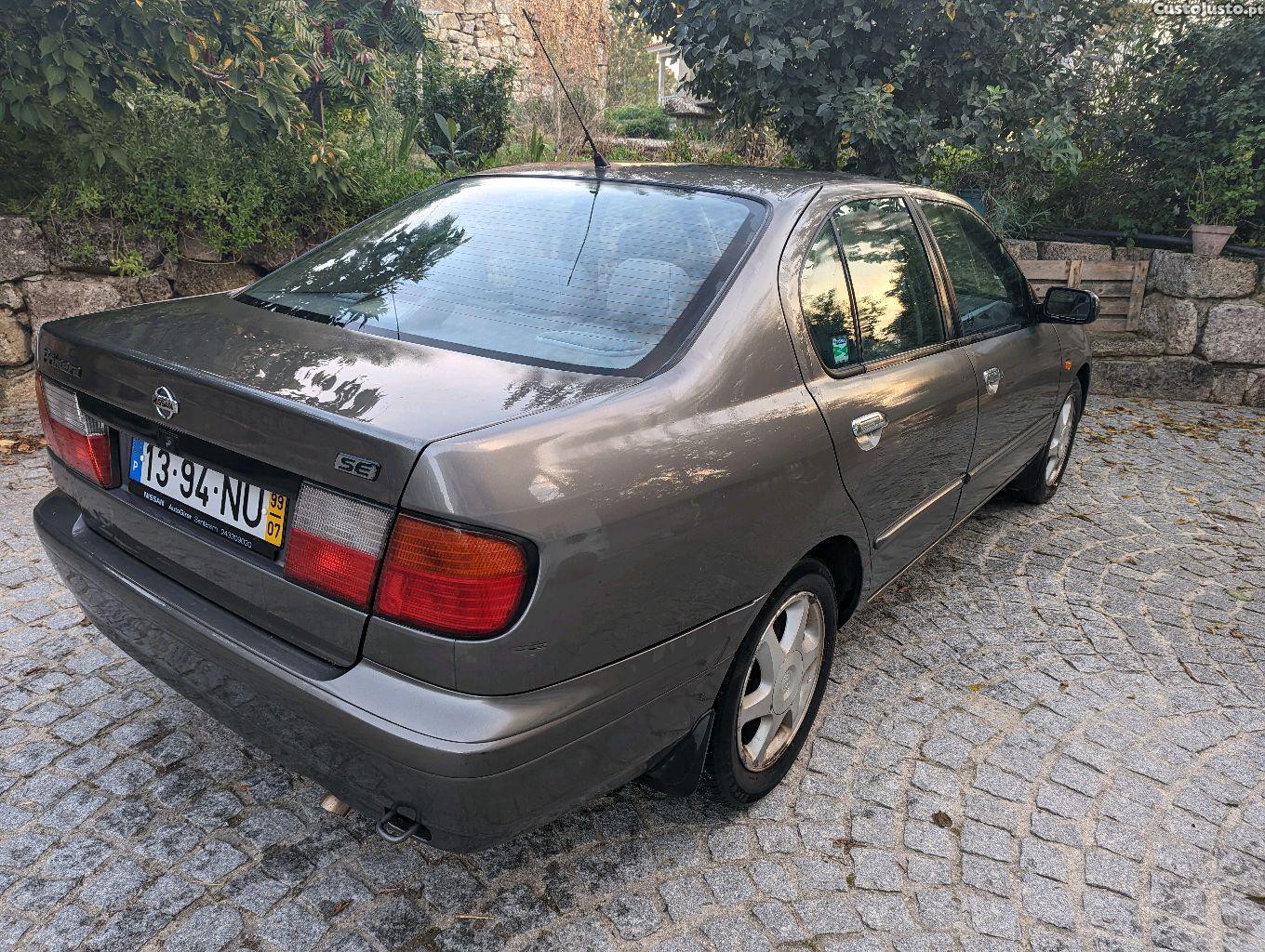 Nissan Primera SE — fotografia 2
