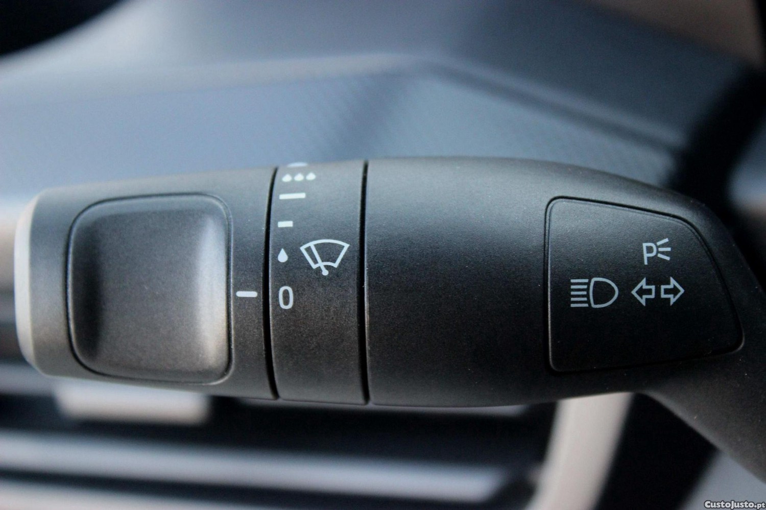Ford Transit Custom 320 L2 2.0 EcoBlue Trend — fotografia 4