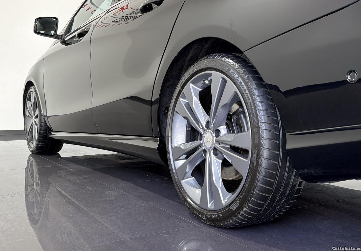 Mercedes-Benz CLA 180 D SHOOTING BRAKE URBAN 109 CV - NACIONAL — fotografia 4