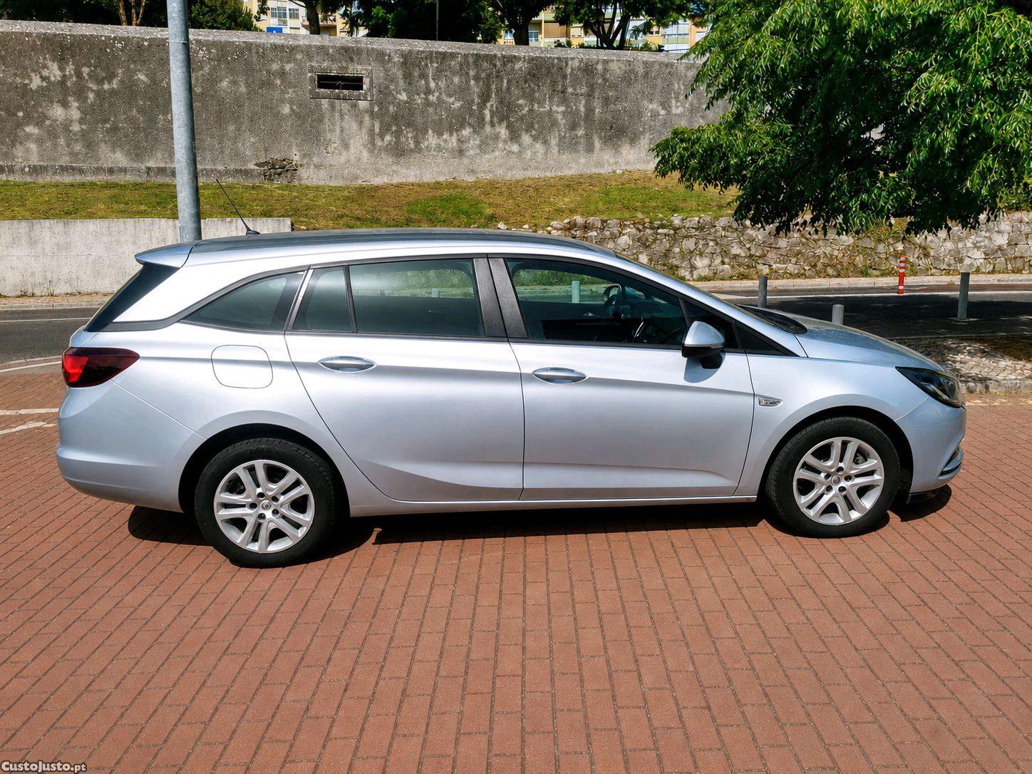 Opel Astra Sport Tourer 1.6Cdti — fotografia 9
