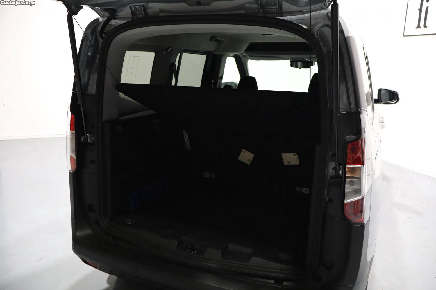 Ford Tourneo 1.0 EcoBoost Titanium — fotografia 23