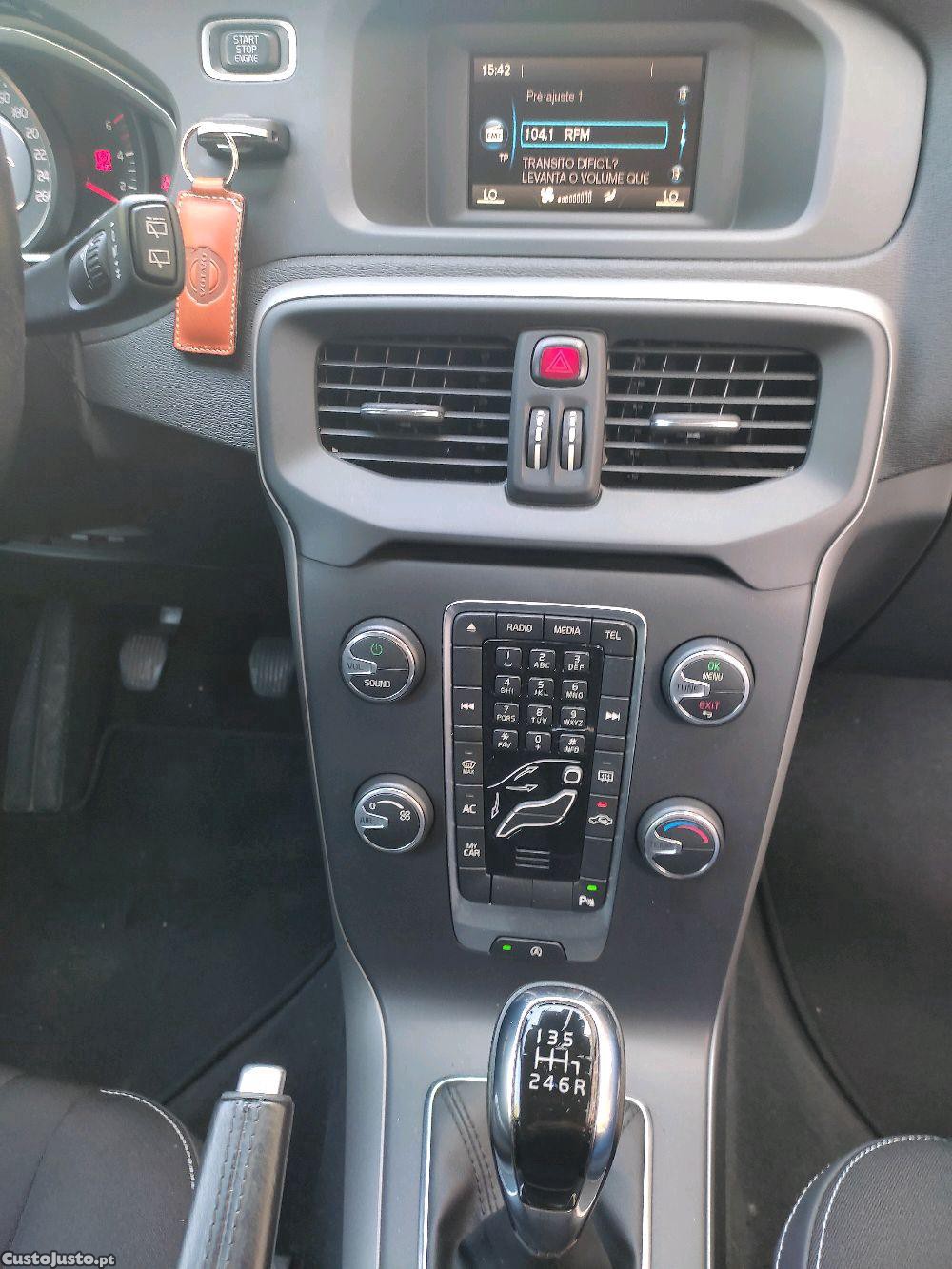 Volvo V40 2.0d 120cv Momentum — fotografia 4
