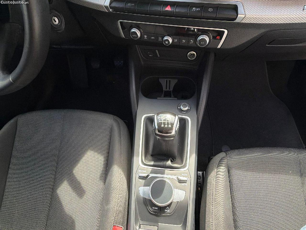 Audi Q2 30 TFSI Advanced — fotografia 6