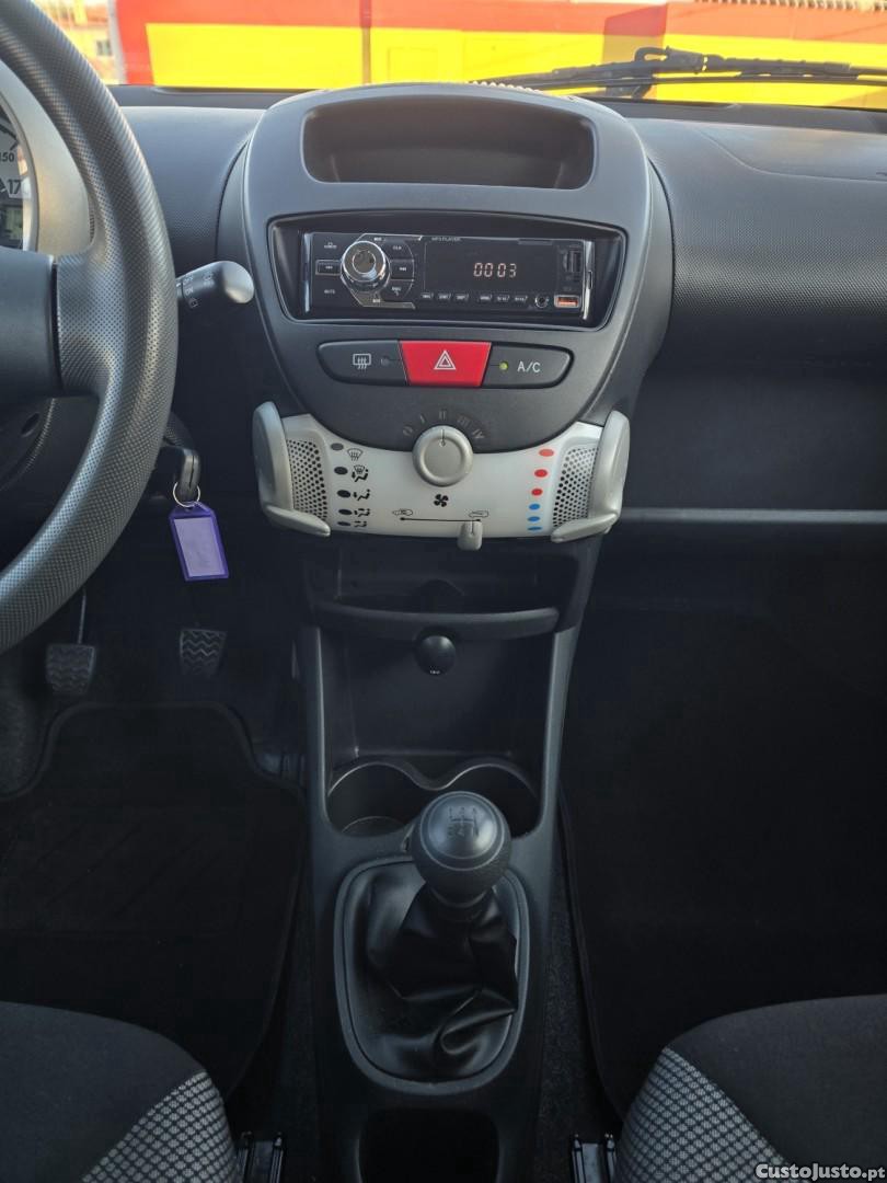 Toyota Aygo Cool — fotografia 5