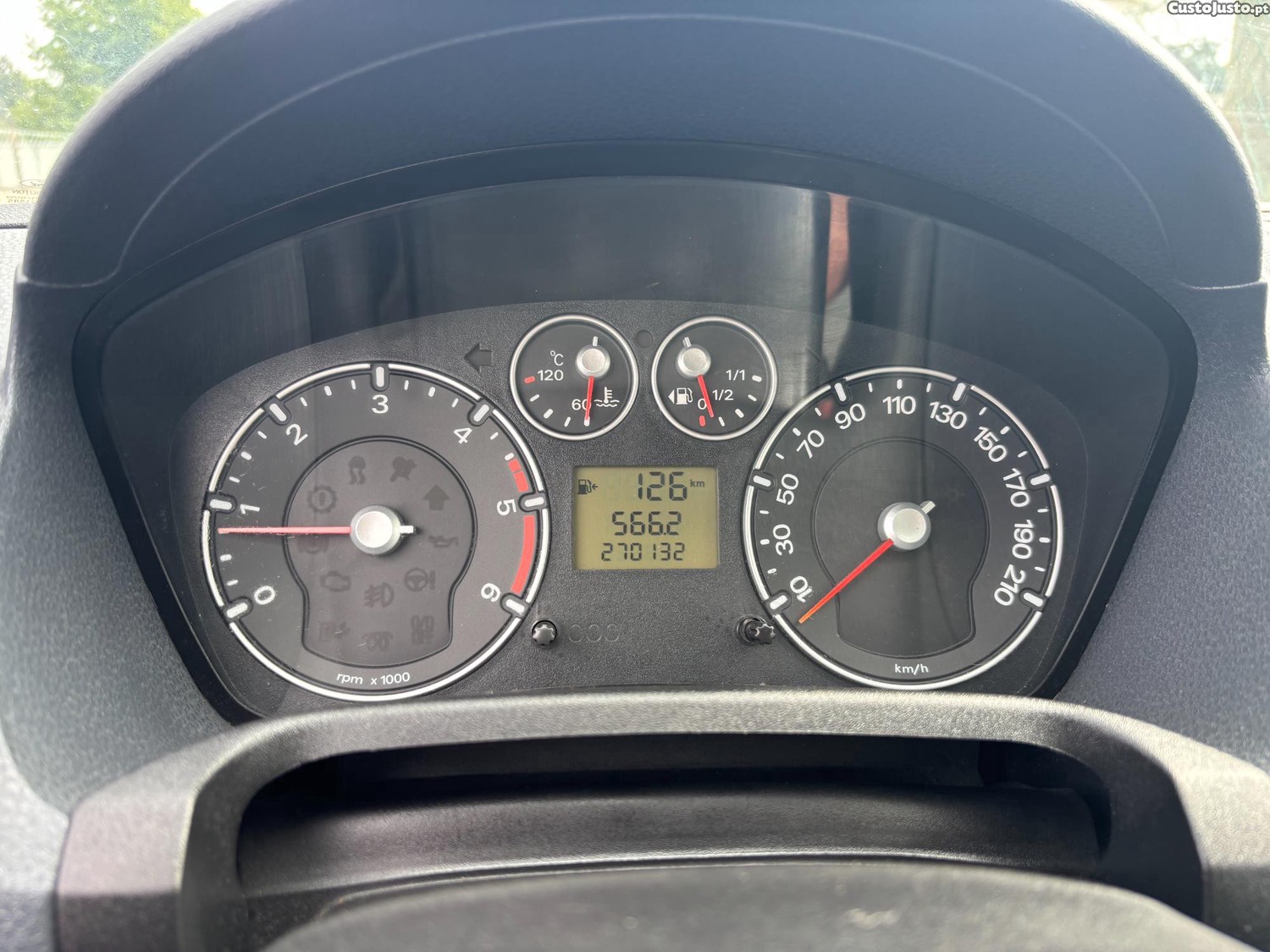 Ford Fiesta 1.4 TDCi Trend — fotografia 6