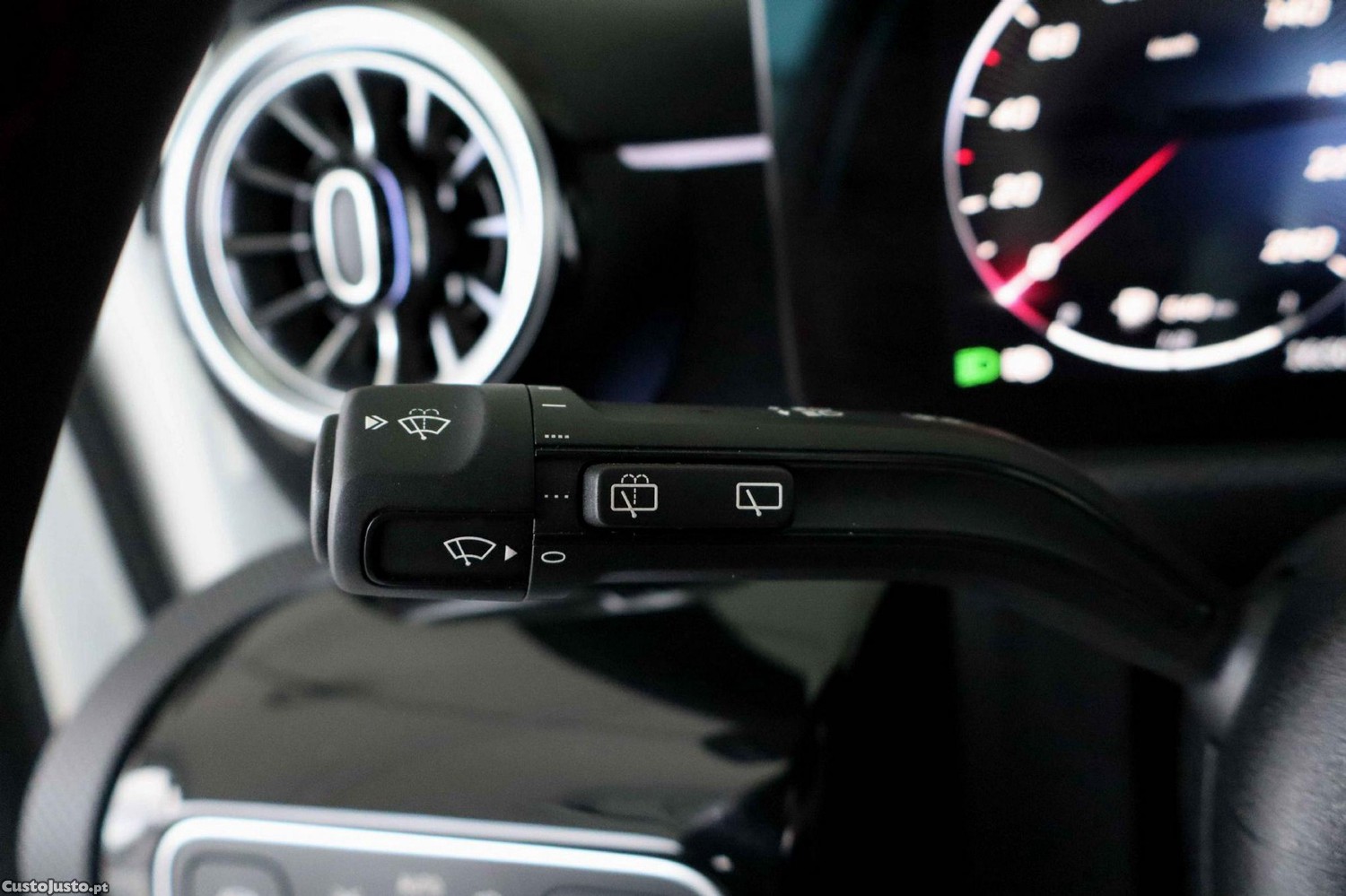 Mercedes-Benz A 180 d — fotografia 12