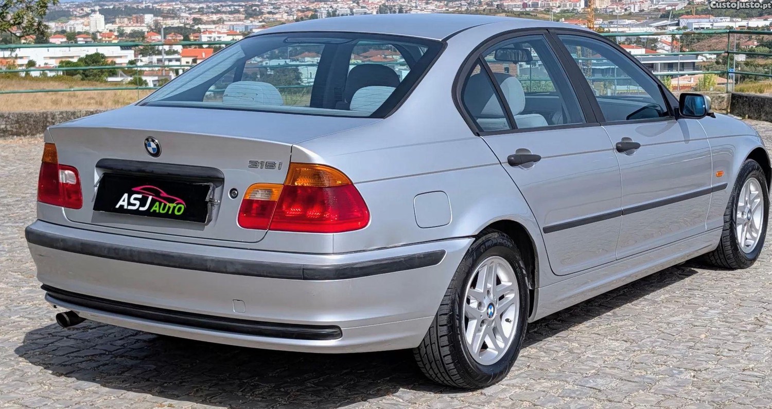 BMW 316 I — fotografia 13