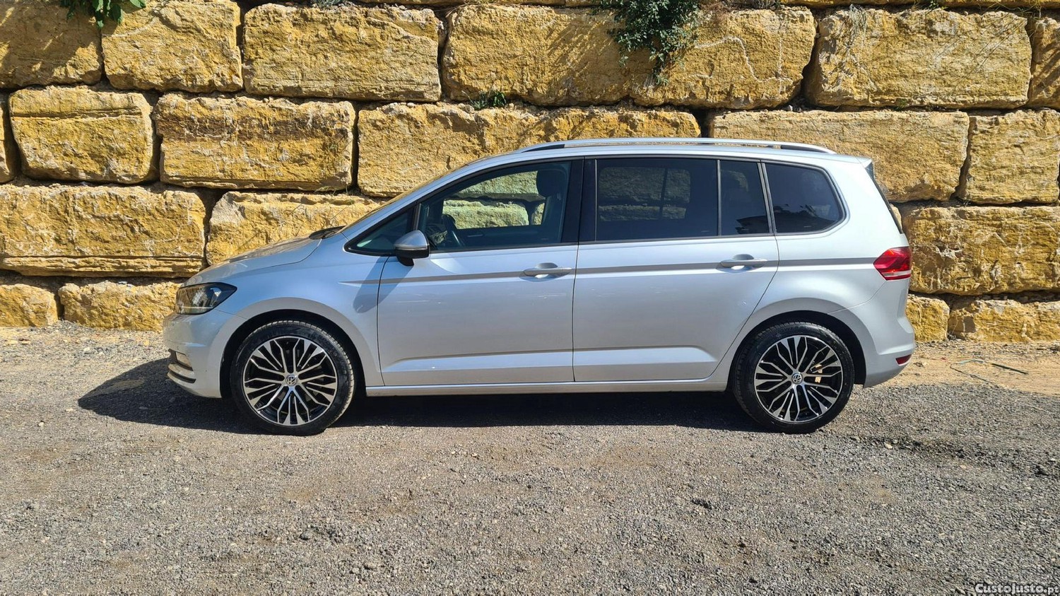 VW Touran 1.6 TDi Confortline DSG - 18 — photo 3