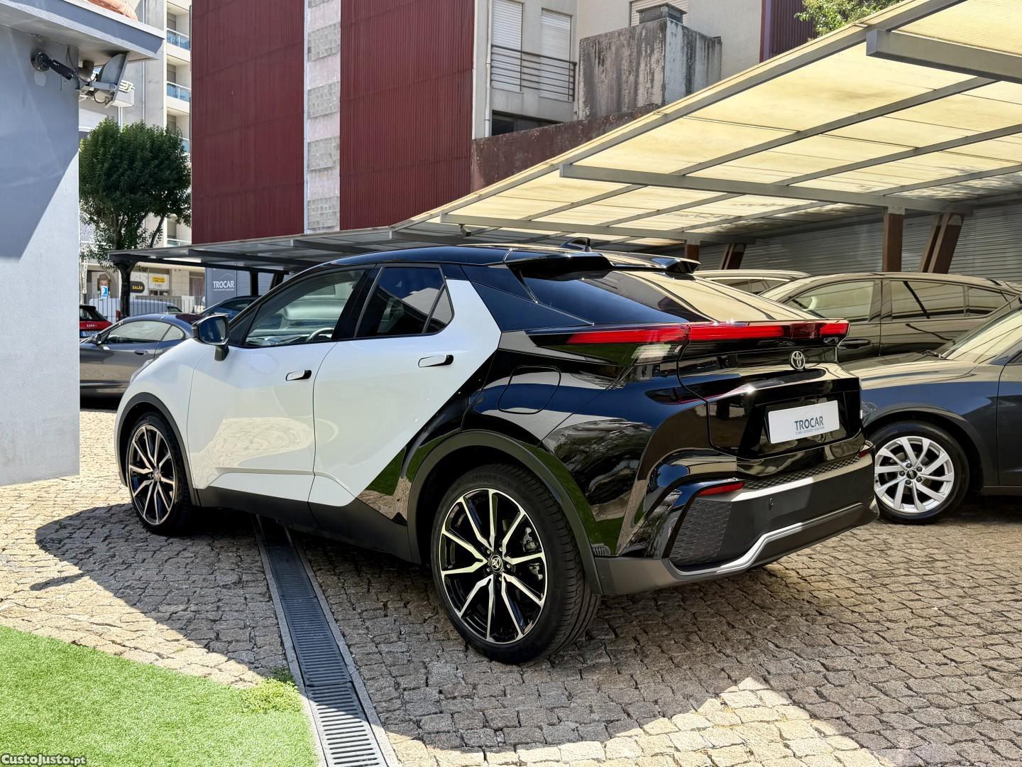 Toyota C-HR 2.0 HDF Plug-in GR Sport Premiere Edition — fotografia 9