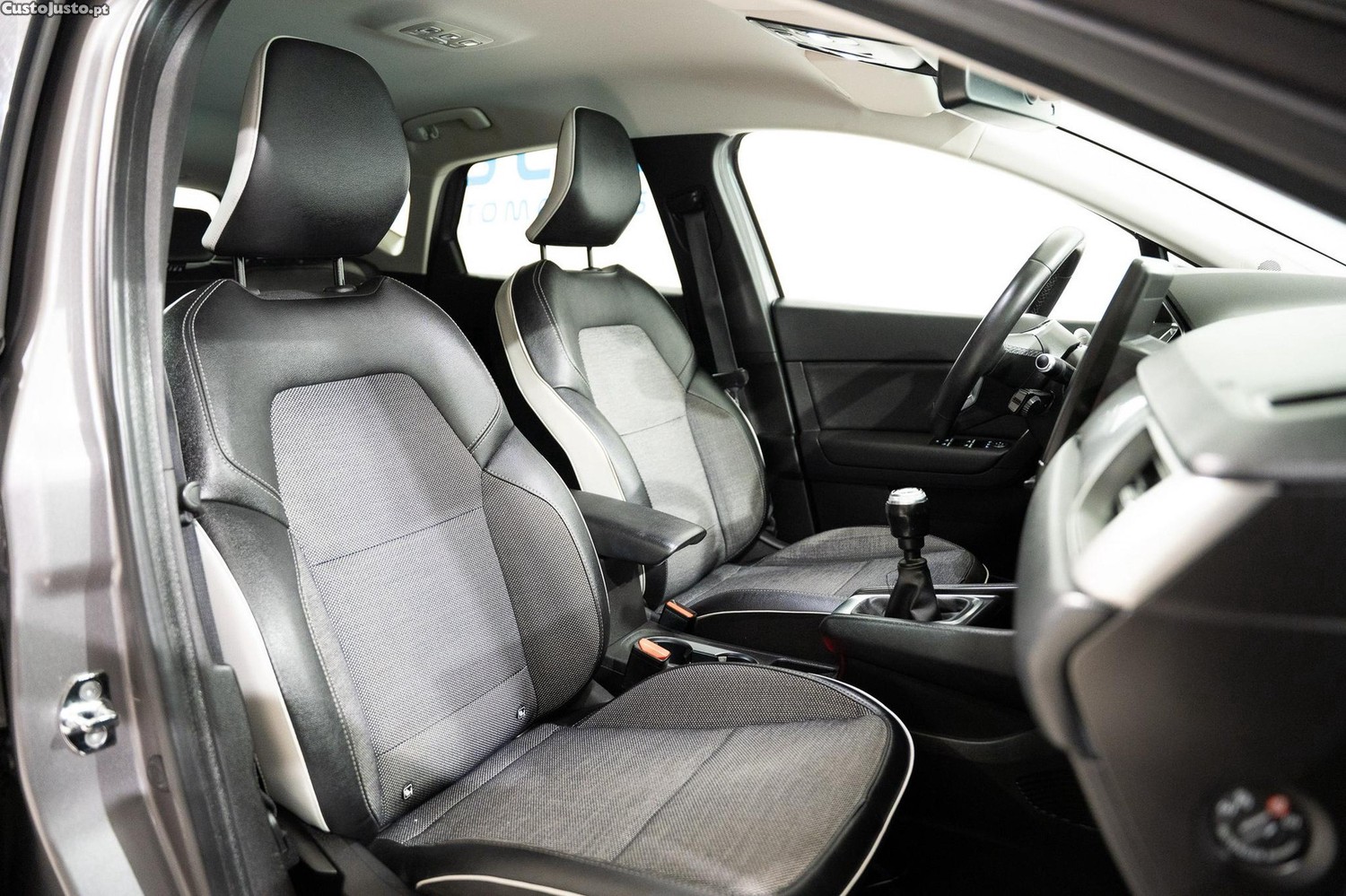 Renault Captur 1.0 TCe Exclusive — fotografia 3