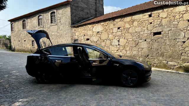 Tesla Model 3 Long range — fotografia 5